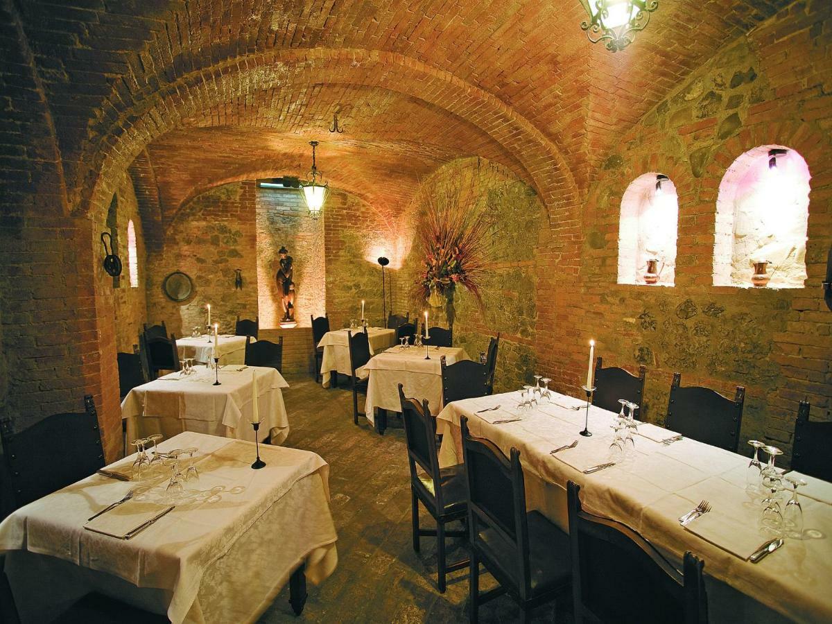 Alla Rocca Hotel Conference & Restaurant Баццано Экстерьер фото
