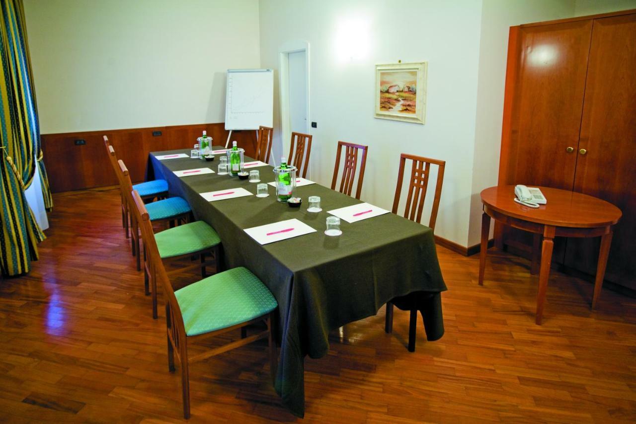 Alla Rocca Hotel Conference & Restaurant Баццано Экстерьер фото